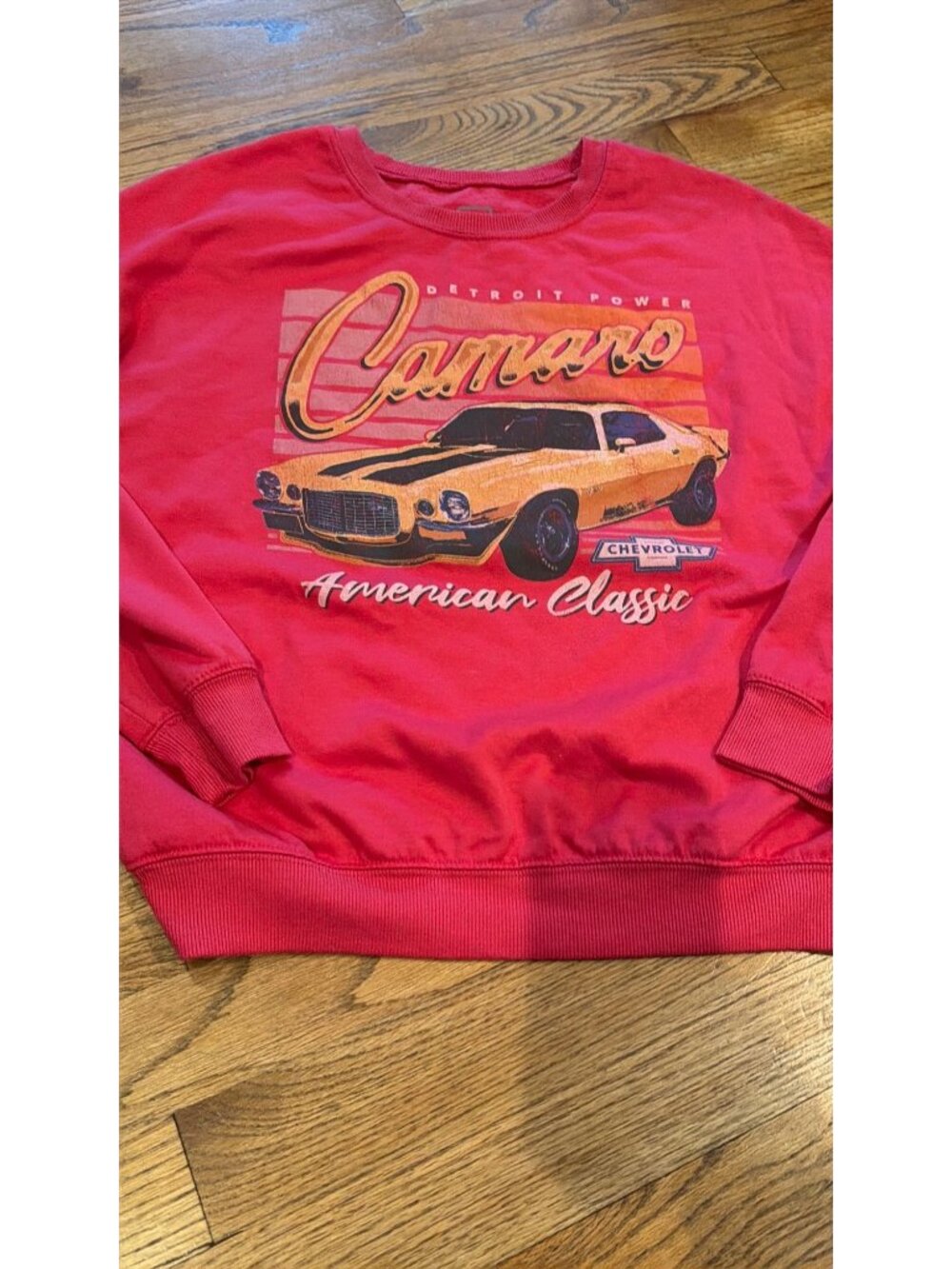 GM OFFICIAL Womens red Camaro Sweatshirt Small